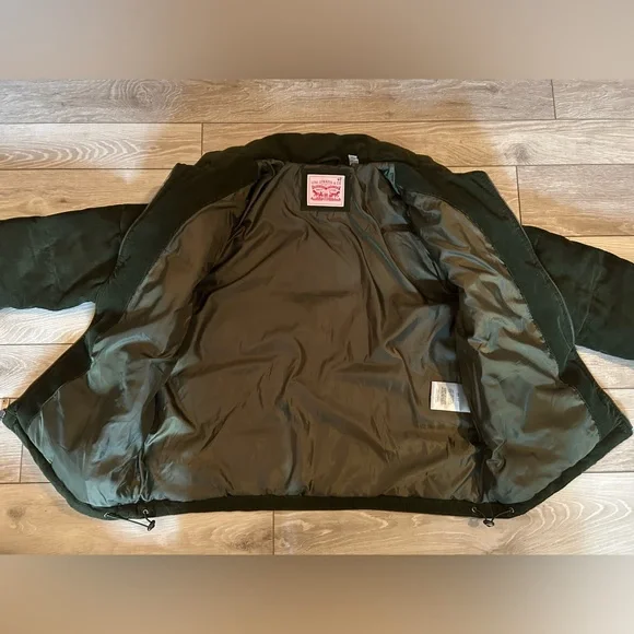 Levi's Women’s Olive Green Corduroy Puffer Quilted Jacket-Insulated -Full Zip-XL - Picture 8 of 8